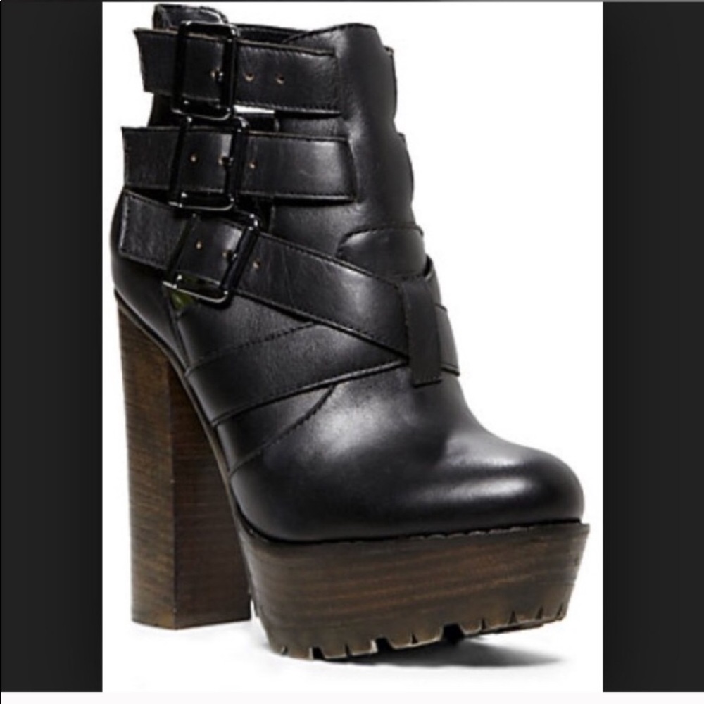 Steve Madden Platform booties